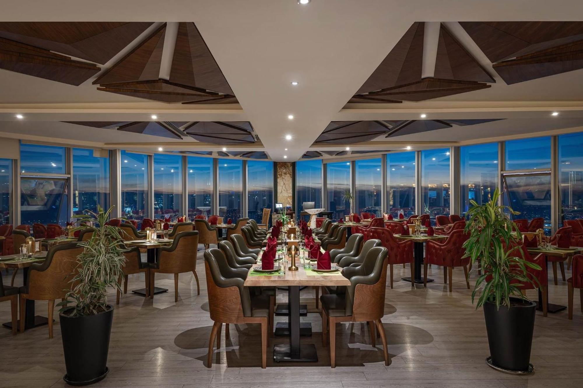 Titanic Hotel & Spa Sulaymaniyah Dış mekan fotoğraf The 360° Restaurant